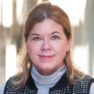 Headshot of Amy Perry